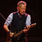 Bruce Springsteen perform
